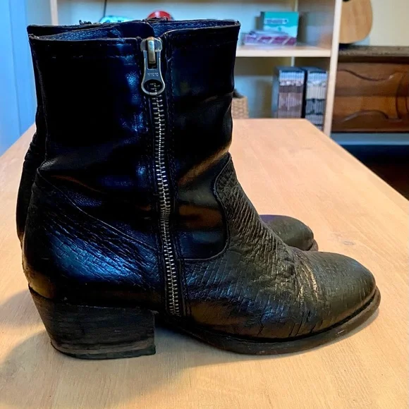 H by Hudson black leather ankle boots - Picture 1 of 6